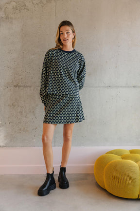 Violette fait du 34 et porte une taille XS en bas et un XS/S en haut