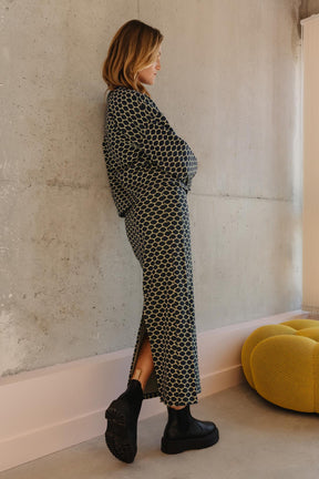 Violette fait du 34 et porte une taille XS en bas et un XS/S en haut