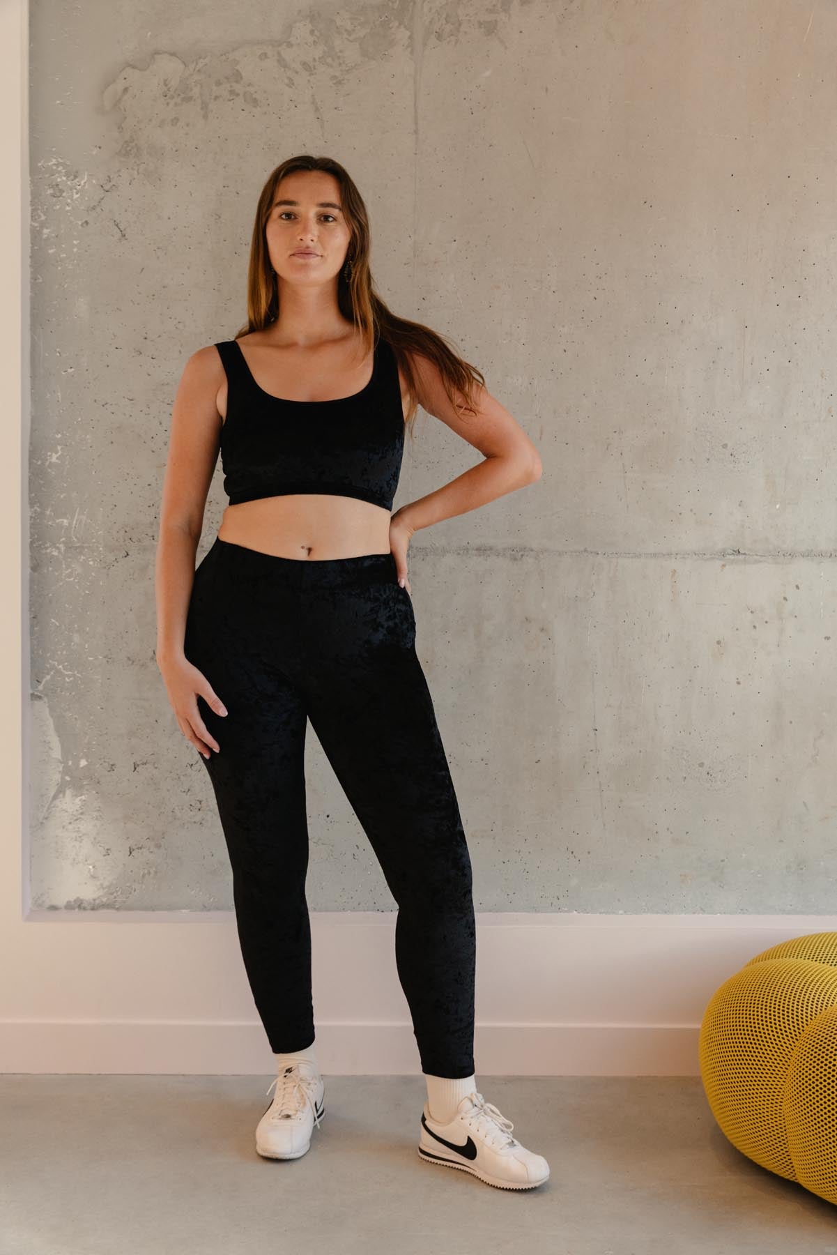 Lorea fait du 38 et porte une taille M en bas et un L en haut