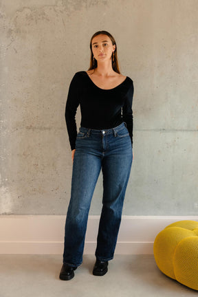 Lorea fait du 38 et porte une taille M