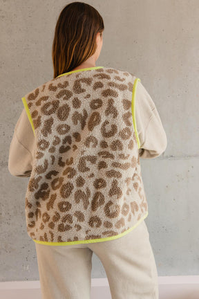 Lorea fait du 38 et porte une taille T2