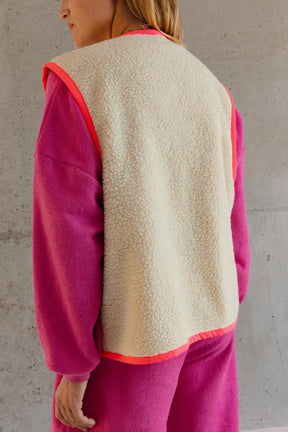 Violette fait du 34 et porte une taille T1