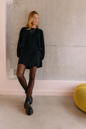 Violette fait du 34 et porte une taille XS en bas et un XS/S en haut