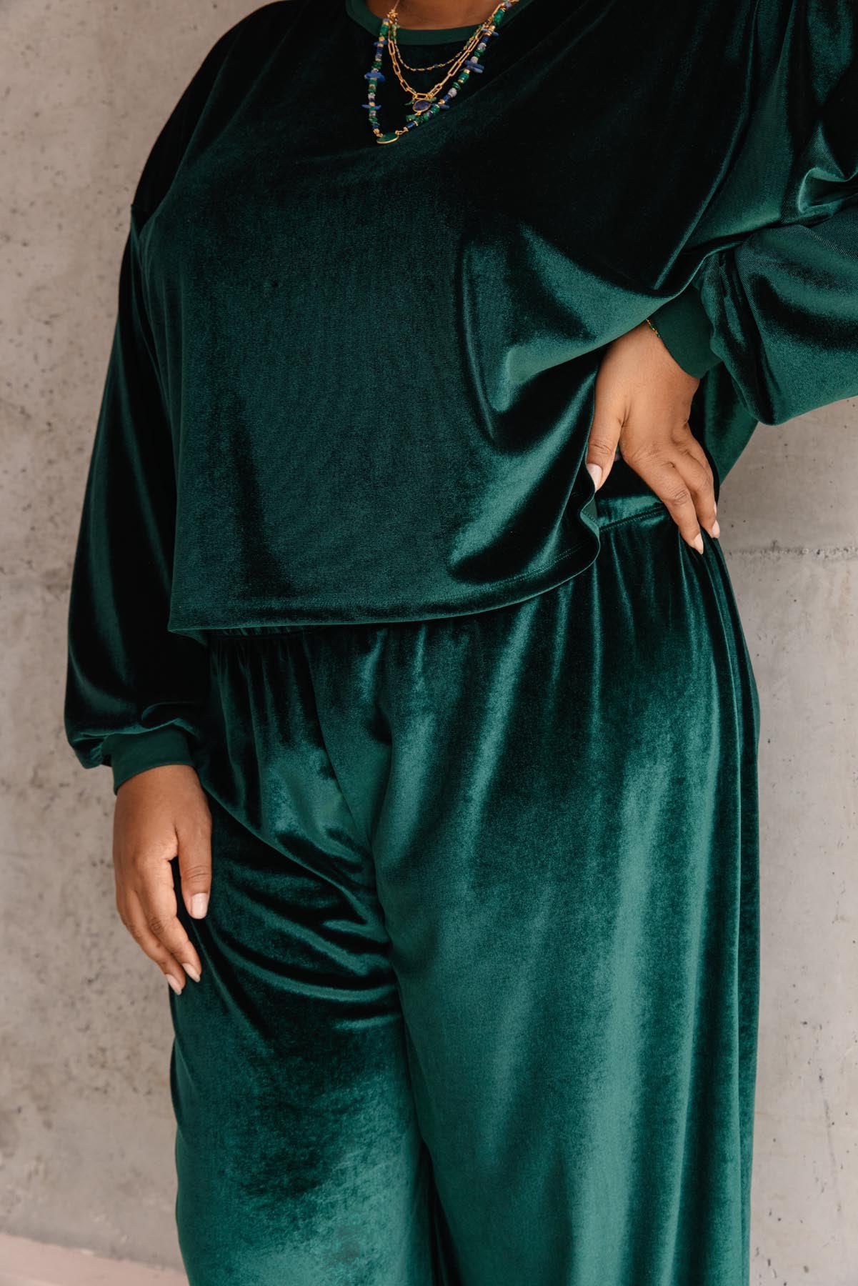 Tiffany fait du 46 et porte une taille 3XL/4XL en haut et 3XL en bas