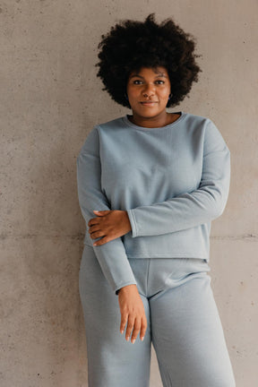Tiffany fait du 46 et porte une taille 3XL en bas et un 3XL/4XL en haut