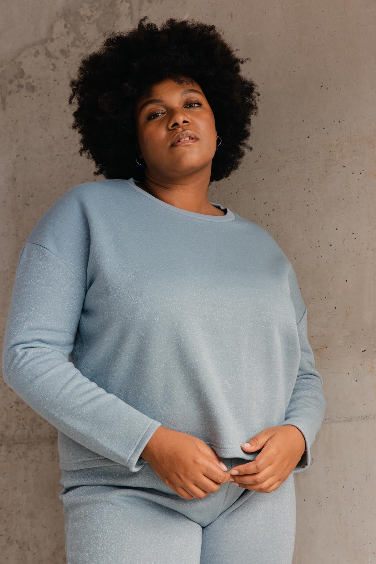 Tiffany fait du 46 et porte une taille 3XL en bas et un 3XL/4XL en haut