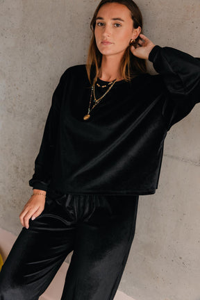 Lorea fait du 38 et porte une taille M/L en haut et une taille M en bas