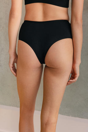 Violette fait du 34 et porte une taille XS