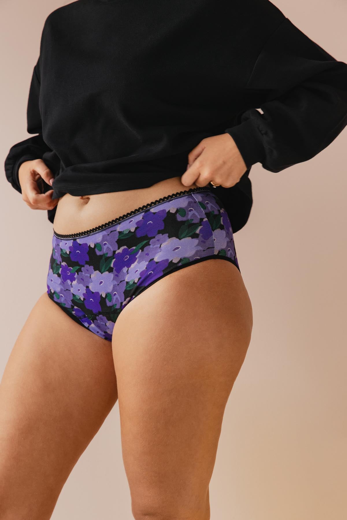 Lorea fait du 38 et porte une taille M