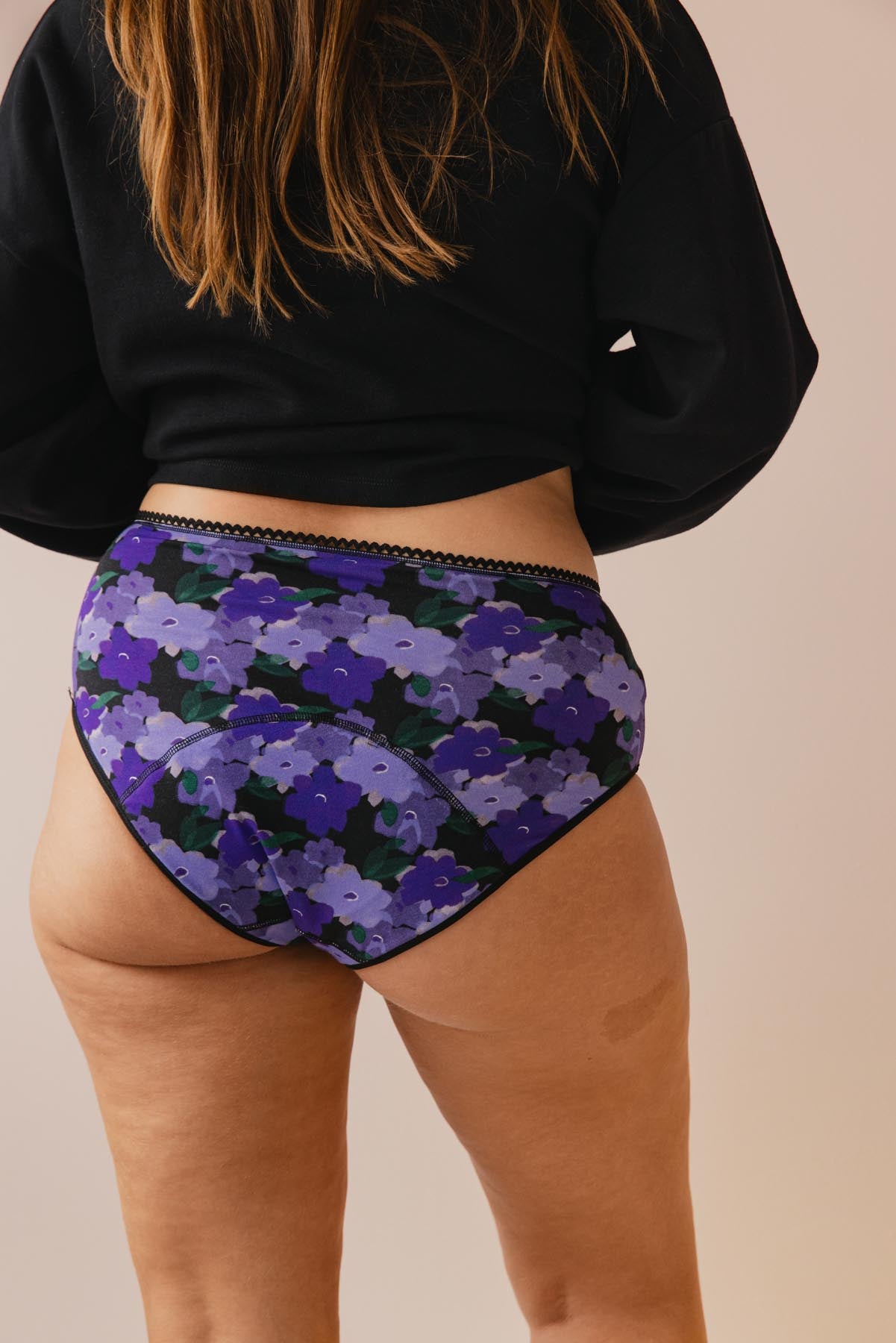 Lorea fait du 38 et porte une taille M