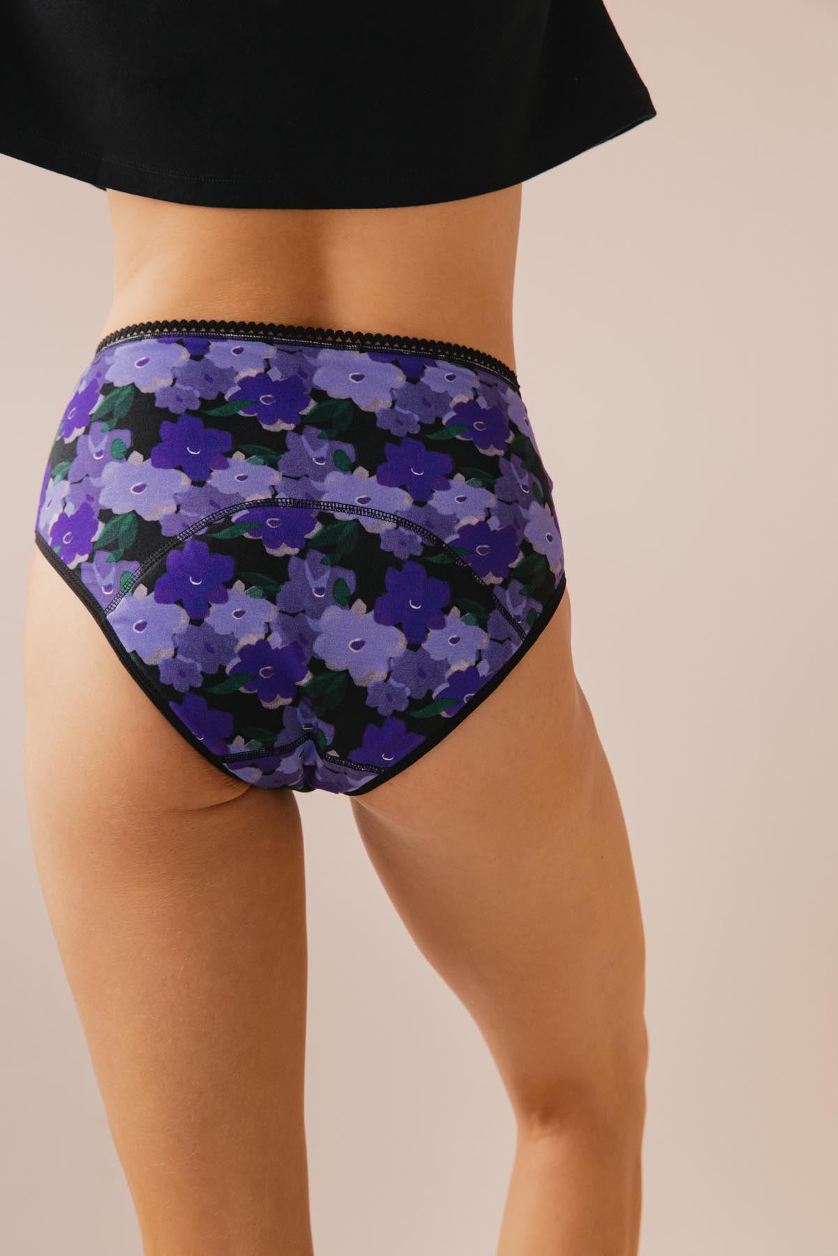 Violette fait du 34 et porte une taille XS
