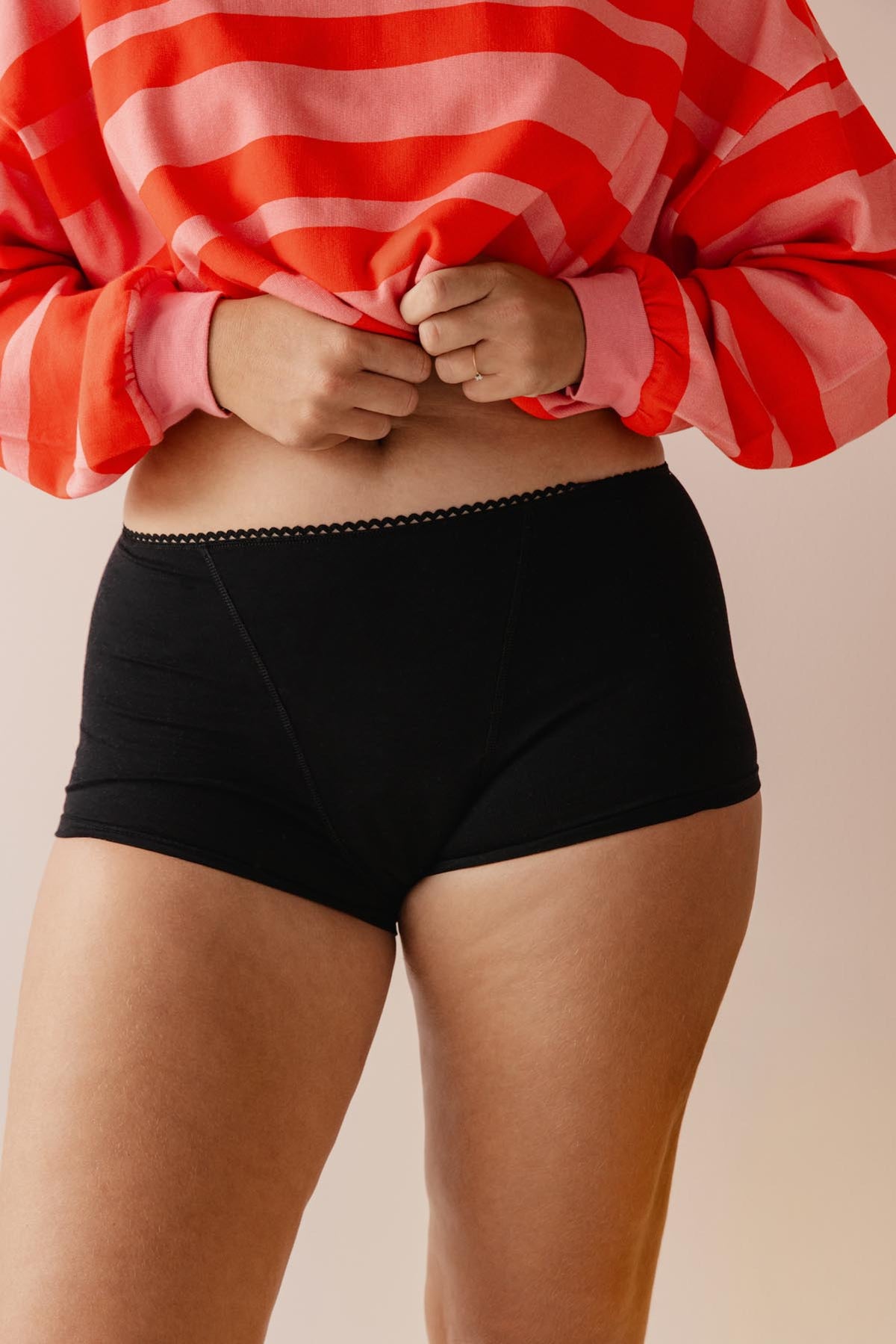 Lorea fait du 38 et porte une taille M*