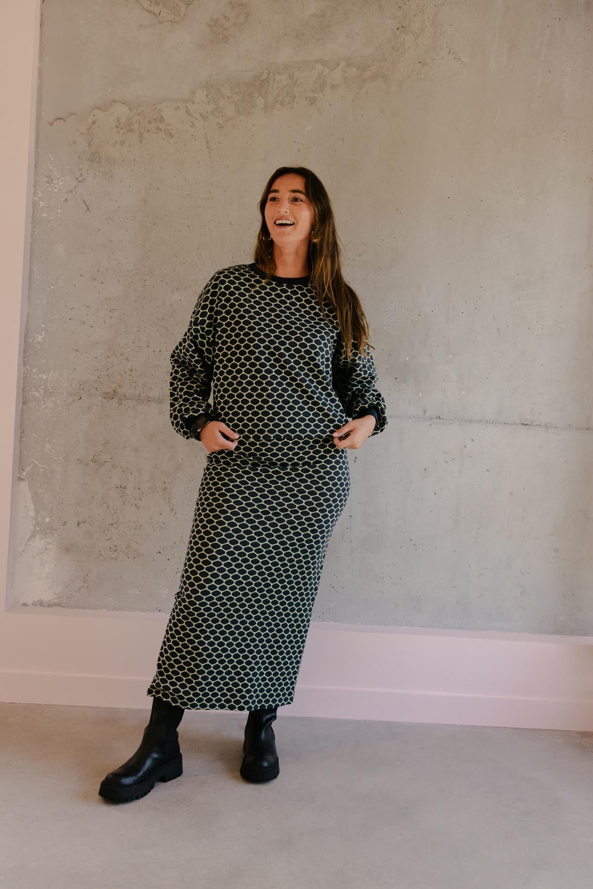 Lorea fait du 38 et porte une taille M en bas et un M/L en haut
