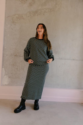 Lorea fait du 38 et porte une taille M en bas et un M/L en haut