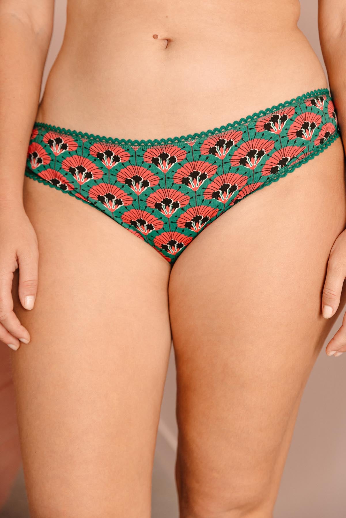 Lorea fait du 38 et porte une taille M