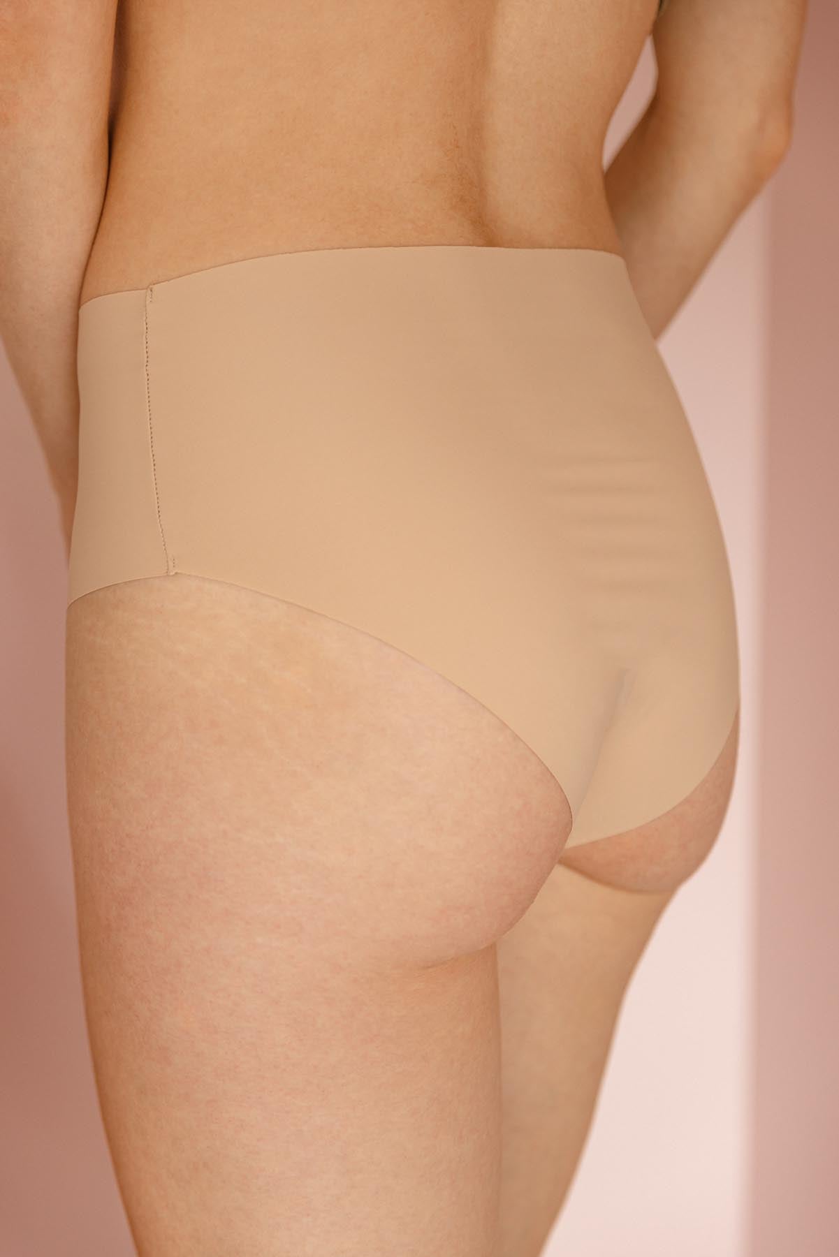 Fannie fait du 34 et porte une taille XS