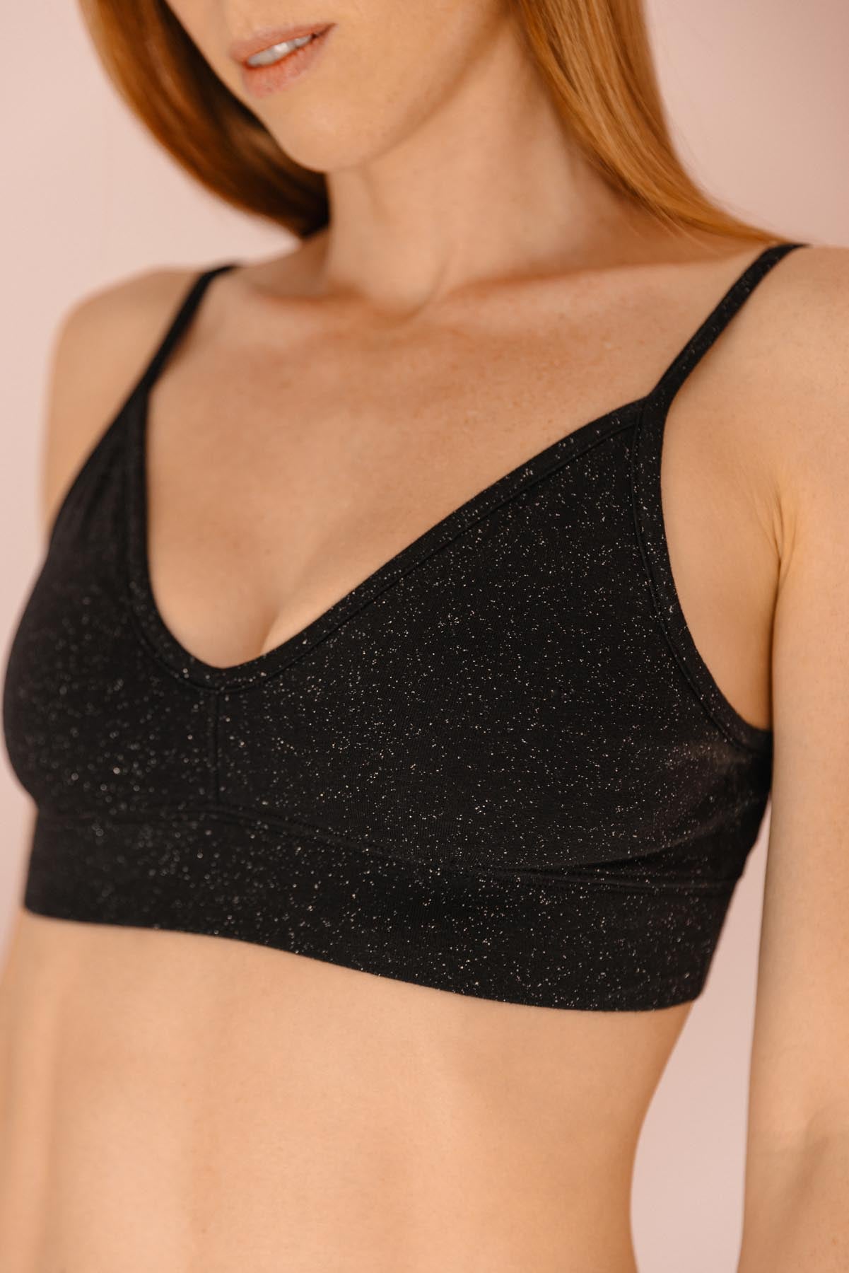 Fannie fait du 85B et porte une taille M