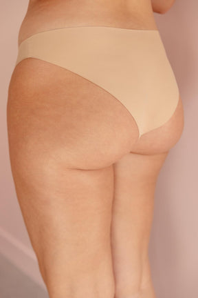 Lorea fait du 38 et porte une taille M