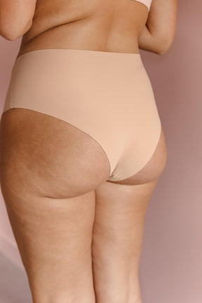 Lorea fait du 38 et porte une taille M