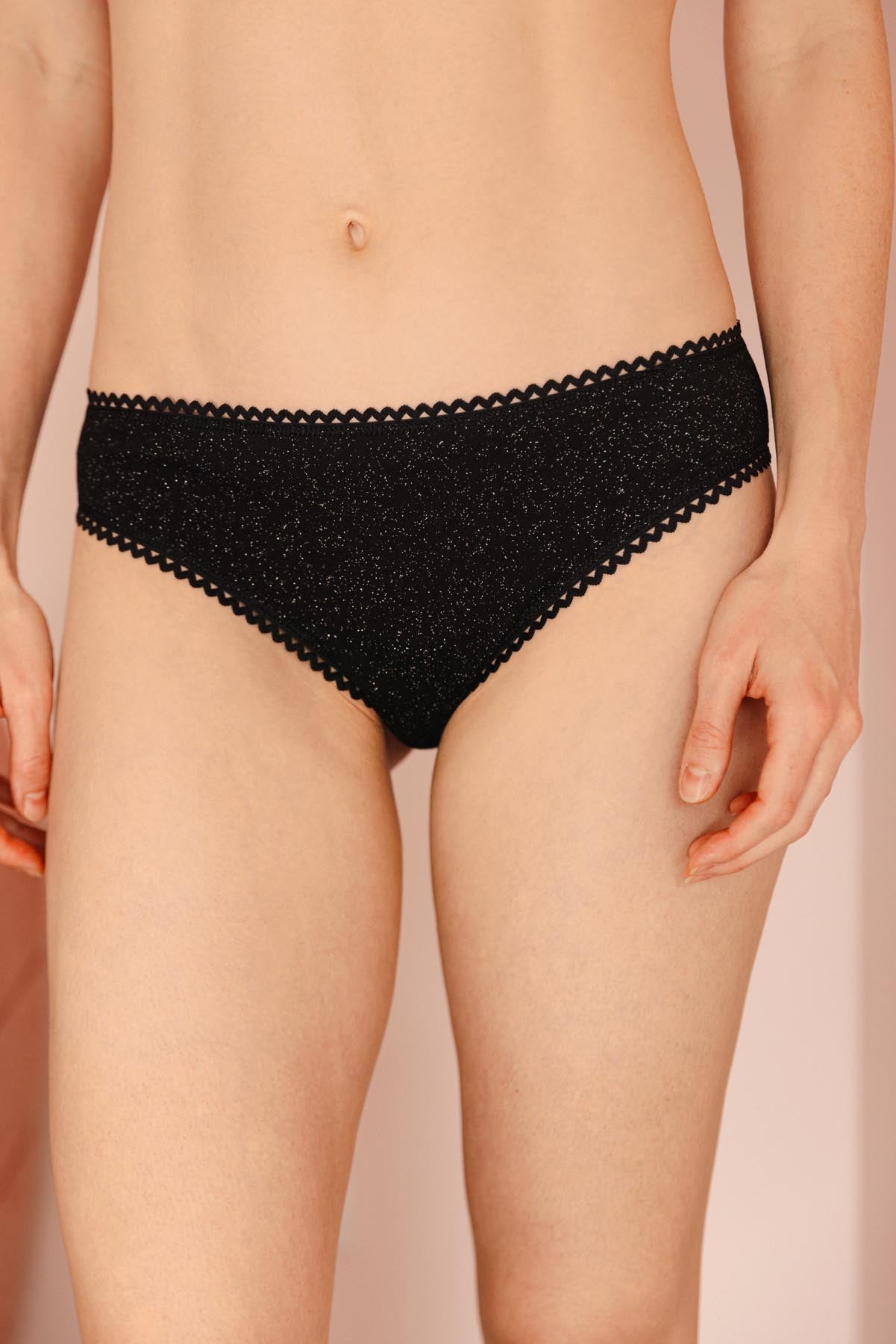 Fannie fait du 34 et porte une taille XS