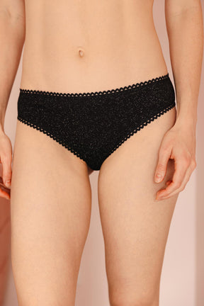 Fannie fait du 34 et porte une taille XS