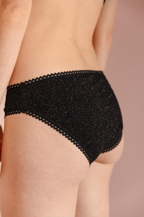 Fannie fait du 34 et porte une taille XS