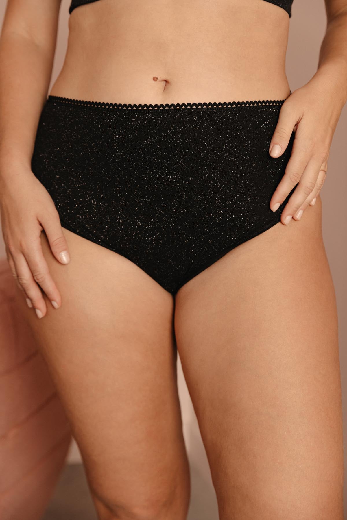 Lorea fait du 38 et porte une taille M*