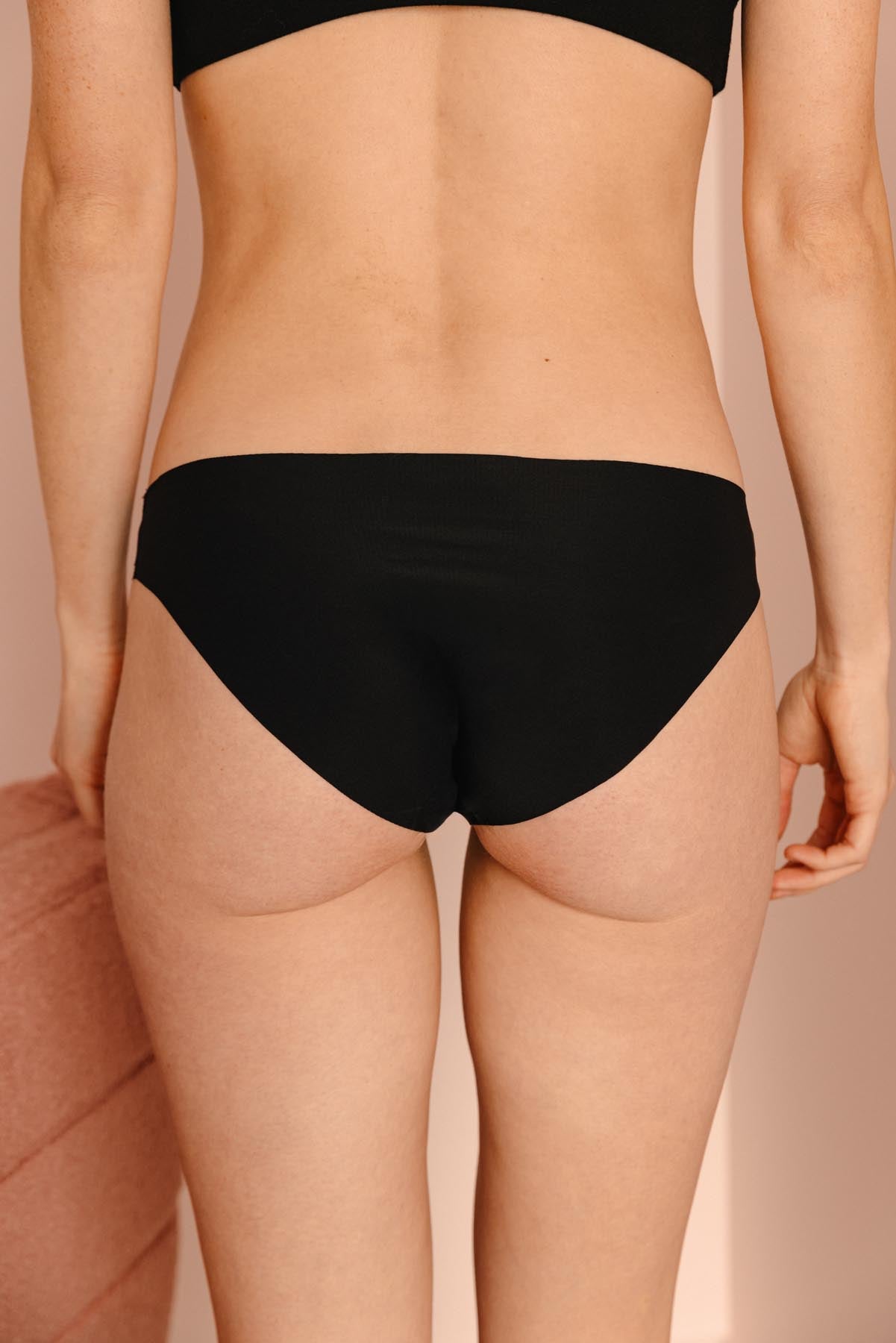 Fannie fait du 34 et porte une taille XS