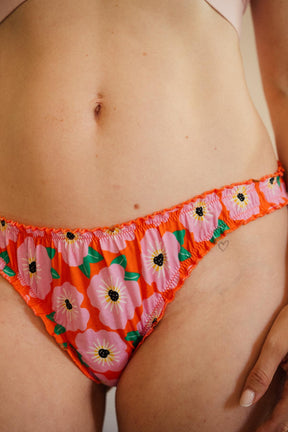 Julie D. fait du 38 et porte une taille M