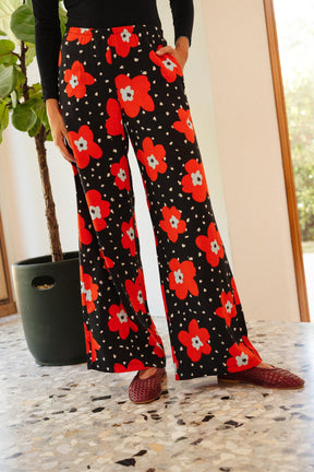 Julie A. fait du 36 et porte une taille XS