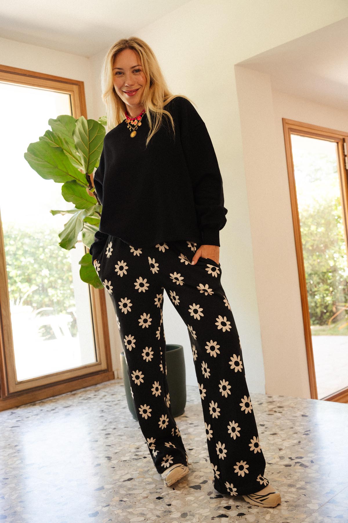 Julie D. fait du 38 et porte une taille M