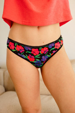 Julie D. fait du 38 et porte une taille M