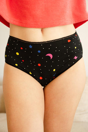 Julie D. fait du 38 et porte une taille M