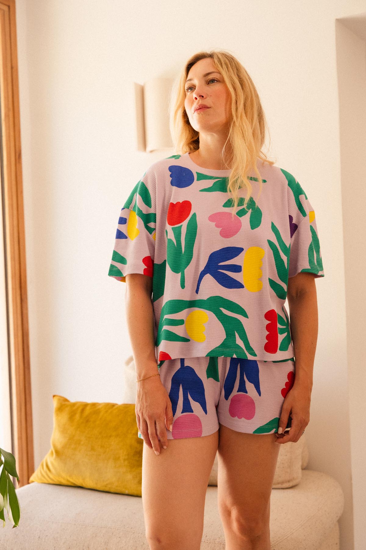 Julie D. fait du 38 et porte une taille M