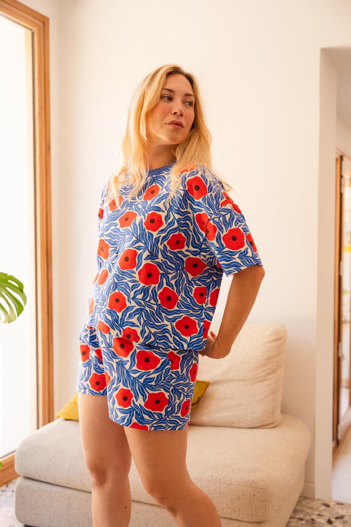 Julie D. fait du 38 et porte une taille M