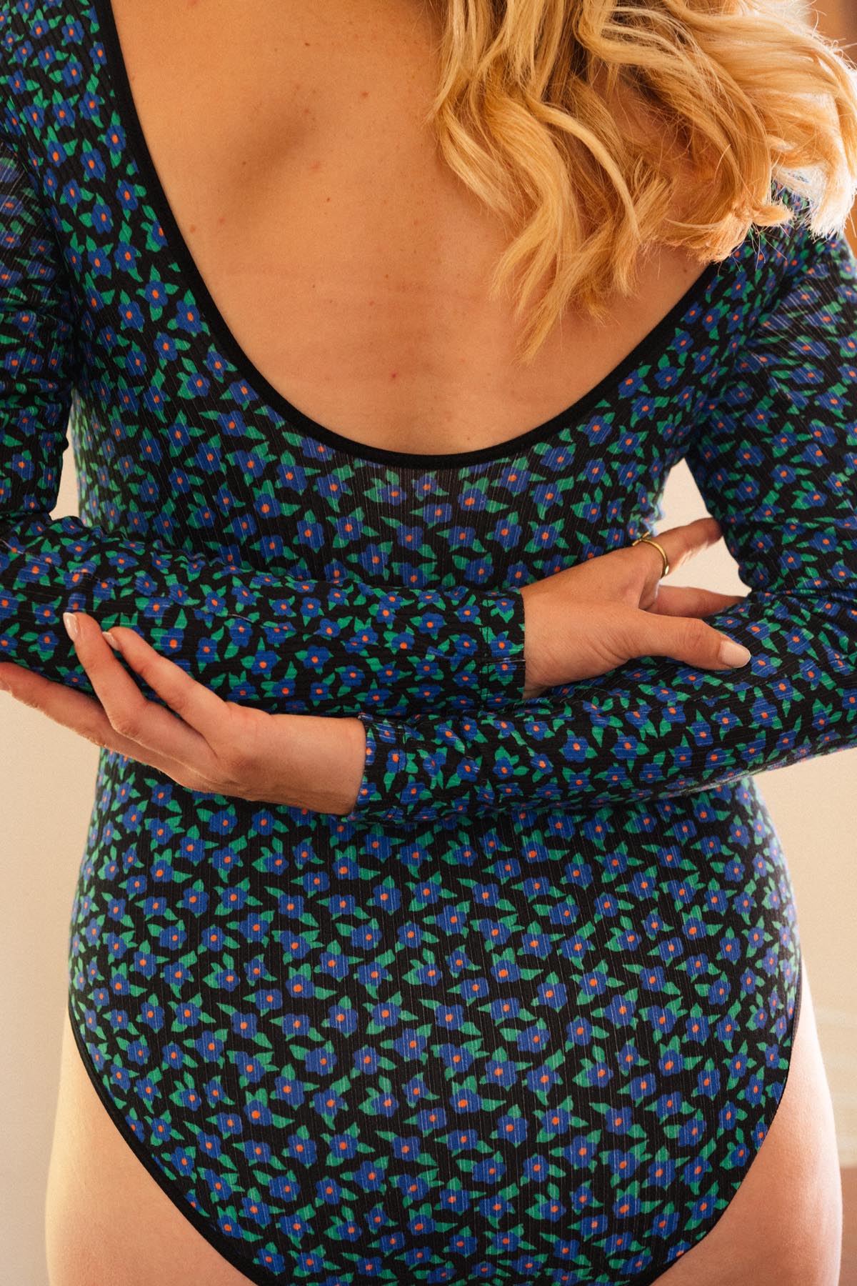 Julie D. is a size 38 and wears a size M*