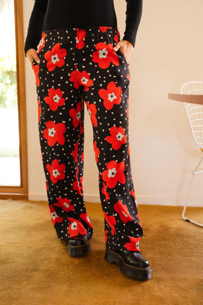 Julie D. fait du 38 et porte une taille M