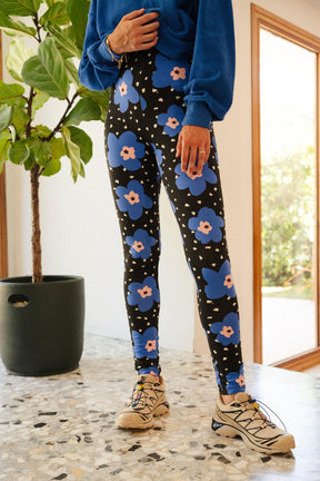 Julie A. fait du 36 et porte une taille XS/S
