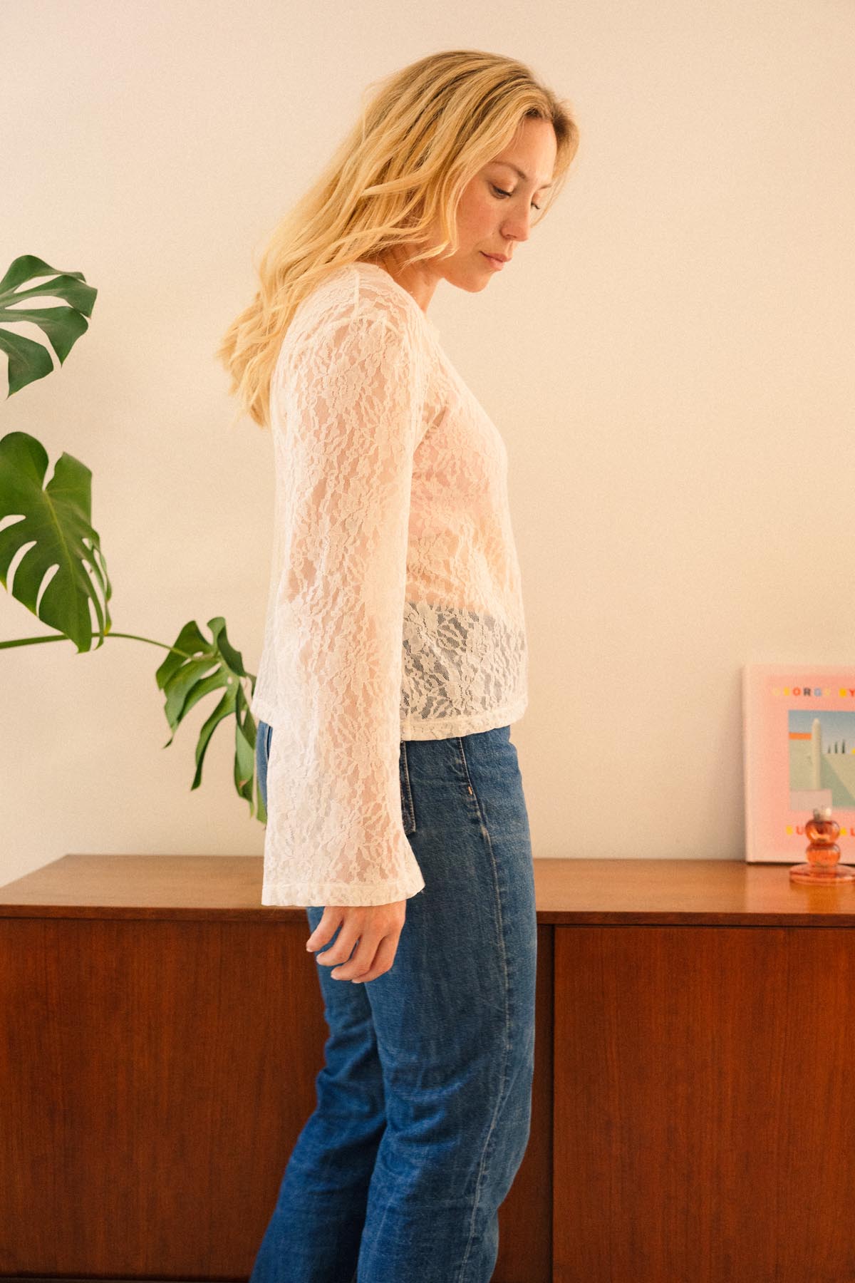 Julie D. fait du 38 et porte une taille M