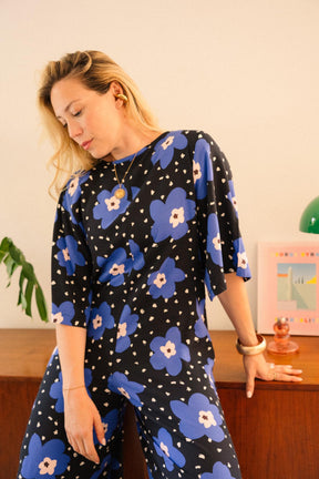 Julie D. fait du 38 et porte une taille M