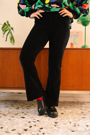 Julie D. fait du 38 et porte une taille M