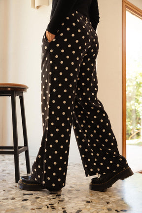 Julie D. fait du 38 et porte une taille M