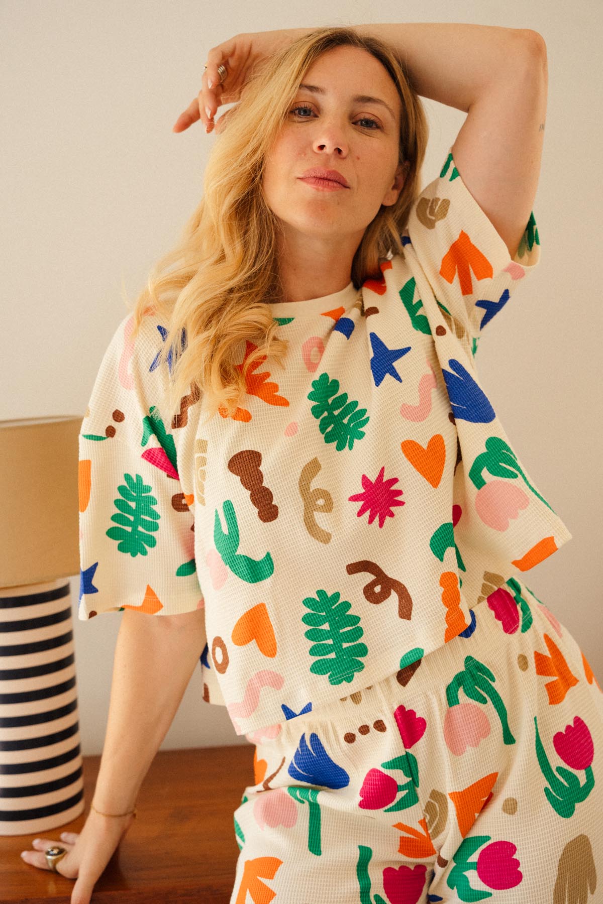 Julie D. fait du 38 et porte une taille M