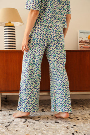 Julie D. fait du 38 et porte une taille M