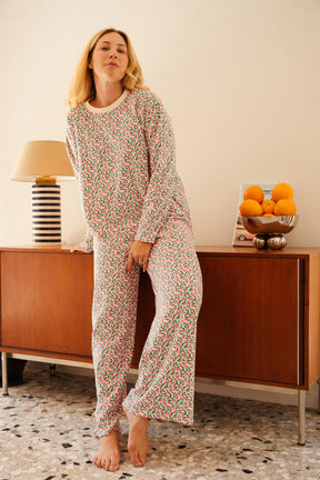 Julie D. fait du 38 et porte une taille M