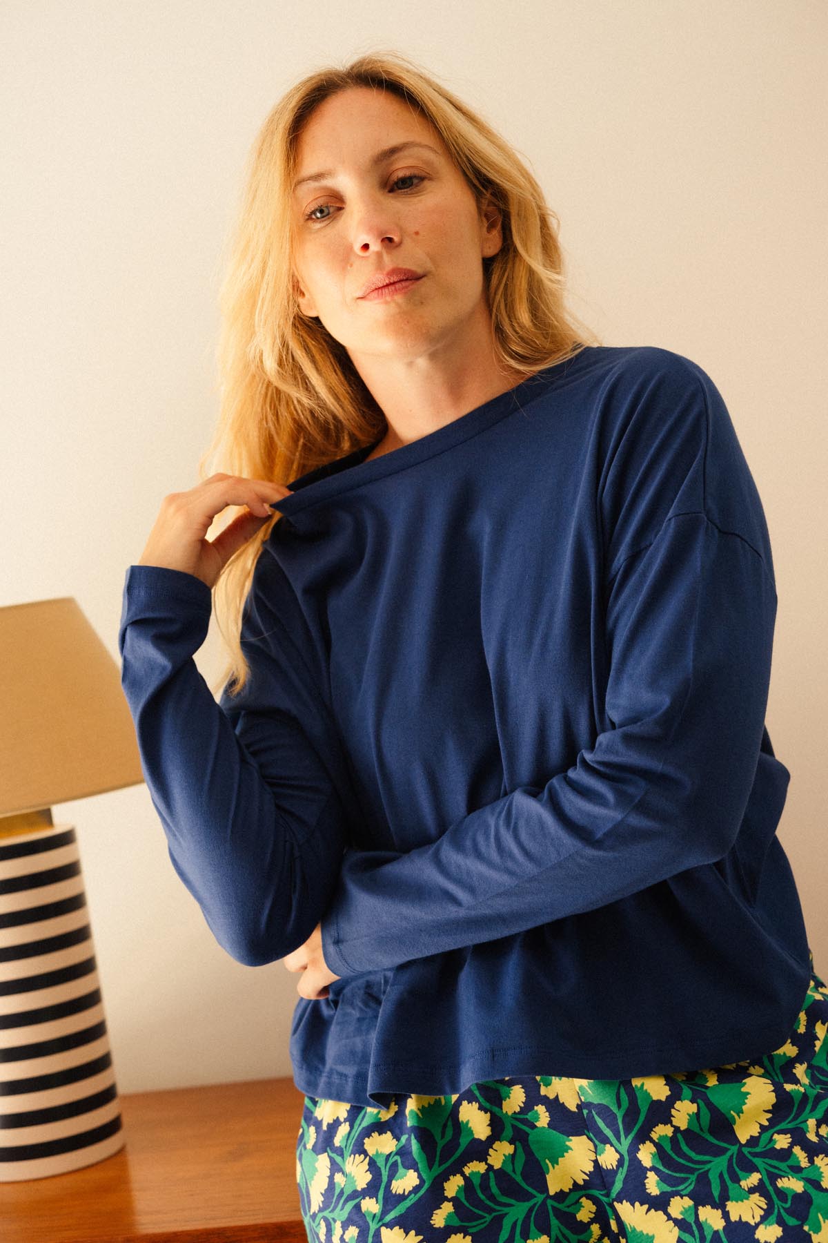 Julie D. fait du 38 et porte une taille M