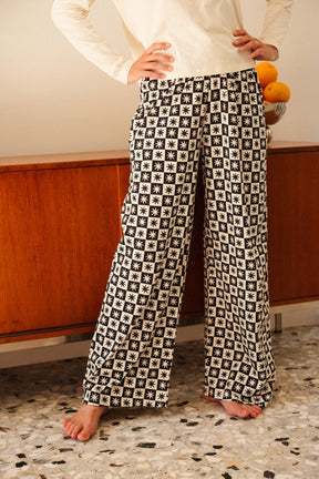 Julie A. fait du 36 et porte une taille XS