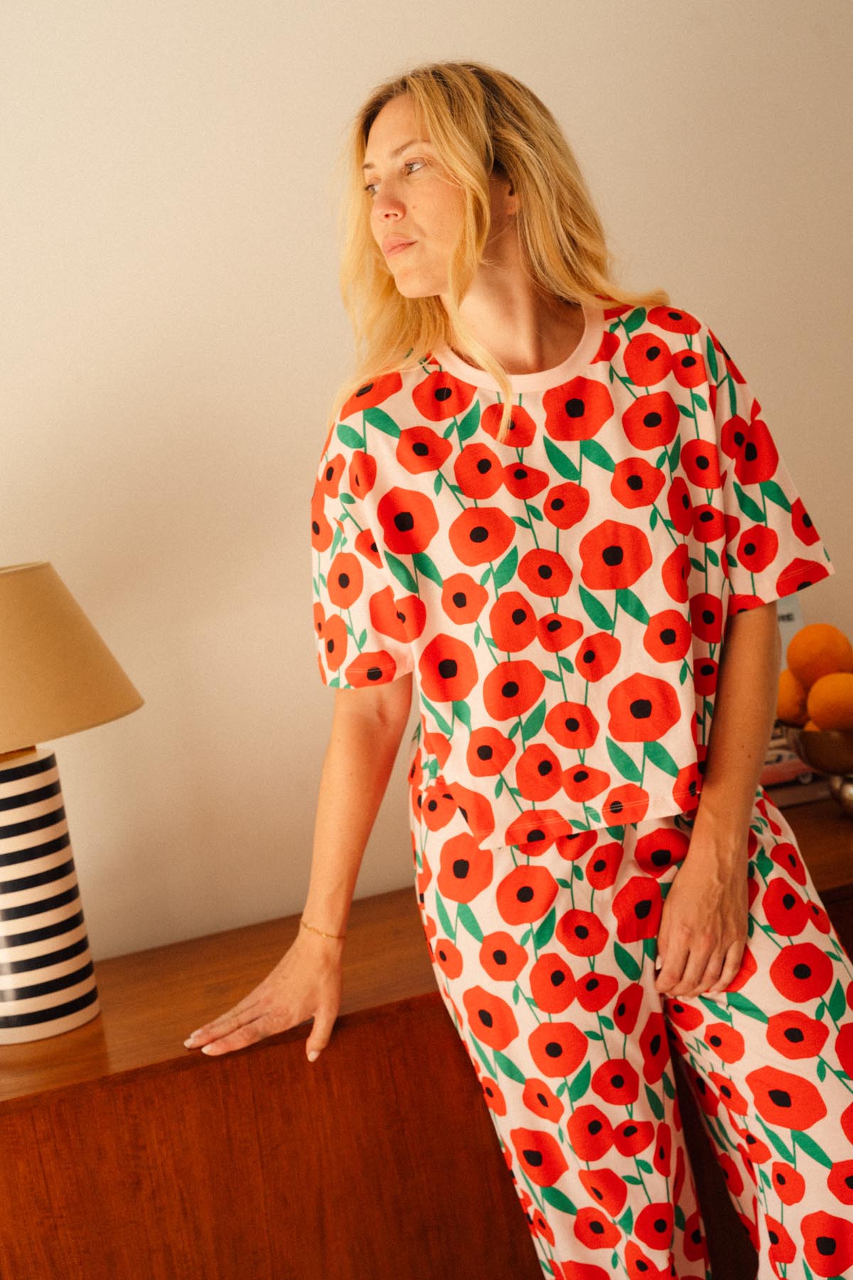 Julie D. fait du 38 et porte une taille M