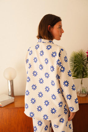 Julie A. fait du 36 et porte une taille XS/S