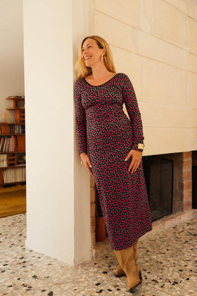 Julie D. is a size 38 and wears a size M